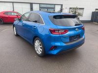 Gebraucht Kia Ceed Platinum 140 PS (102 kW) 2019 Blau Kleinwagen