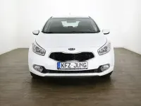 Używany Kia Ceed 99 KM (72 kW) 2014 Biały Hatchback