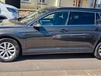 Gebraucht VW Passat Business 150 PS (110 kW) 2019 Mangangrau Kombi