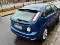 Gebraucht Ford Focus 100 PS (73 kW) 2008 Blau Kleinwagen