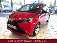 Gebraucht Toyota Aygo 69 PS (50 kW) 2017 Rot Kleinwagen