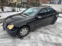 Gebraucht Mercedes C180 143 PS (105 kW) 2003 Schwarz Limousine