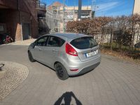 Gebraucht Ford Fiesta 82 PS (60 kW) 2012 Silber Kleinwagen