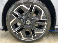 Gebraucht VW Golf VIII R-line 150 PS (110 kW) 2025 Mondsteingrau Kombi