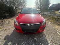 Gebraucht Hyundai i30 109 PS (80 kW) 2009 Rot Kleinwagen