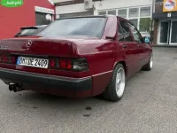 Gebraucht Mercedes 190 132 PS (97 kW) 1990 Rot Limousine