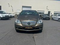 Gebraucht Mercedes A180 116 PS (85 kW) 2011 Gold Kleinwagen