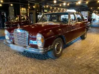 Gebraucht Mercedes 300 250 PS (183 kW) 1972 Rot Limousine