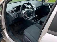 Gebraucht Ford Fiesta 95 PS (69 kW) 2012 Silber Kleinwagen