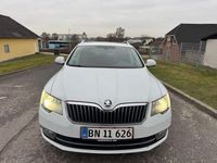 Gebraucht Skoda Superb Elegance 260 PS (191 kW) 2014 Weiß Kombi