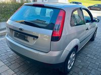 Gebraucht Ford Fiesta 69 PS (50 kW) 2003 Silber Kleinwagen