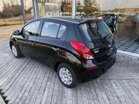 Gebraucht Hyundai i20 Edition 86 PS (63 kW) 2014 Schwarz Kleinwagen