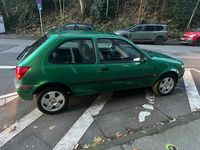 Gebraucht Ford Fiesta 60 PS (44 kW) 2001 Grün Kleinwagen