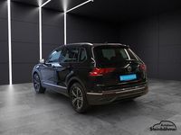 Gebraucht VW Tiguan Active 150 PS (110 kW) 2021 Deep black perleffekt (schwarz) SUV