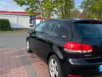 Gebraucht VW Golf VI 105 PS (77 kW) 2011 Schwarz Kleinwagen