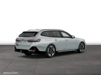 Gebraucht BMW 540 286 PS (210 kW) 2025 Brooklyn grau metallic Kombi