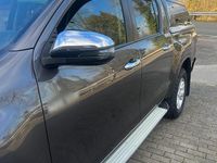 Gebraucht Toyota HiLux 150 PS (110 kW) 2018 Grau Abholung
