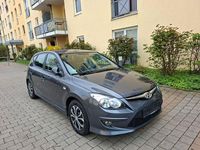 Gebraucht Hyundai i30 109 PS (80 kW) 2011 Grau Limousine