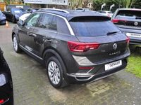 gebraucht VW T-Roc 1.5 TSi Sport DSG Navi ACC Standh. Sitzh.