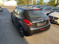 Gebraucht Peugeot 208 Active 82 PS (60 kW) 2018 Schwarz Kleinwagen