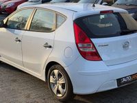 Gebraucht Hyundai i30 Classic 109 PS (80 kW) 2011 Weiß Limousine