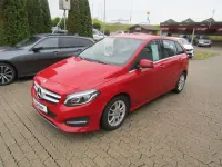 Gebraucht Mercedes B180 Urban 122 PS (89 kW) 2016 Jupiterrot uni Kleinwagen