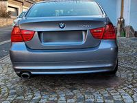Gebraucht BMW 320 170 PS (125 kW) 2009 Silber Limousine
