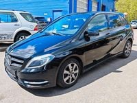 Gebraucht Mercedes B180 Sport 122 PS (89 kW) 2012 Schwarz Kleinwagen