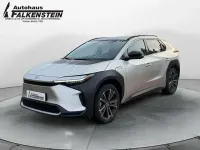Gebraucht Toyota bZ4X Basis 150 kW (204 PS) 2023 Precious silver SUV