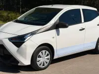 Second-hand Toyota Aygo 72 CP (52 kW) 2020 Alb Hatchback
