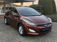Gebraucht Hyundai i30 Trend 99 PS (72 kW) 2013 Hazel brown / met Kleinwagen