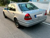Gebraucht Mercedes C220 150 PS (110 kW) 1996 Silber Limousine