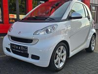 Gebraucht Smart ForTwo Coupé Passion 71 PS (52 kW) 2011 Kristallweiß/crystal white Kleinwagen