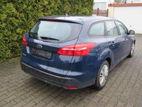 Gebraucht Ford Focus Trend 120 PS (88 kW) 2015 Blazerblau Kombi