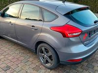 Gebraucht Ford Focus Business Edition 125 PS (91 kW) 2016 Grau Limousine