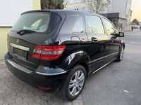 Gebraucht Mercedes B180 116 PS (85 kW) 2010 Kosmosschwarz  metalliclack Van / Kleinbus
