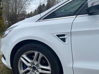 Gebraucht Ford S-MAX Titanium 209 PS (153 kW) 2016 Weiß Van / Kleinbus