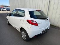 Gebraucht Mazda 2 Independence 86 PS (63 kW) 2009 Weiß Kleinwagen