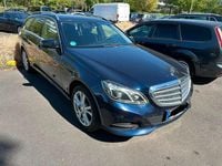 Gebraucht Mercedes E250 Avantgarde 204 PS (150 kW) 2013 Blau Limousine