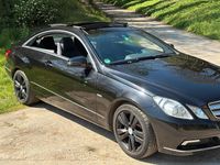 Gebraucht Mercedes E250 204 PS (150 kW) 2010 Schwarz Coupé