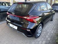 Neu Hyundai i20 Select 101 PS (74 kW) 2025 Schwarz Limousine
