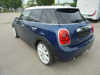 Gebraucht Mini Cooper D 116 PS (85 kW) 2017 Deep blue metallic Kleinwagen