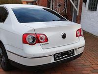 Gebraucht VW Passat Comfortline 122 PS (89 kW) 2011 Weiß Limousine