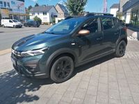 Neu Dacia Sandero Extreme 110 PS (80 kW) 2025 Grün Kleinwagen