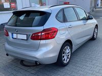 Gebraucht BMW 220 Active Tourer Advantage 192 PS (141 kW) 2016 Silber Van / Kleinbus