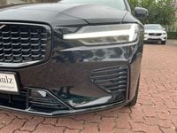 Gebraucht Volvo V60 Plus 349 PS (256 kW) 2025 Onyx black metallic Kombi