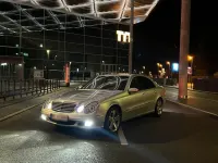 Gebraucht Mercedes E220 150 PS (110 kW) 2004 Silber Limousine