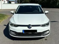 Gebraucht VW Golf VII Active 131 PS (96 kW) 2022 Weiß Limousine