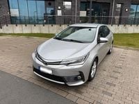 Gebraucht Toyota Corolla Executive 132 PS (97 kW) 2016 Silber Limousine