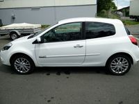 Gebraucht Renault Clio II Dynamique 88 PS (64 kW) 2011 Weiß Kleinwagen